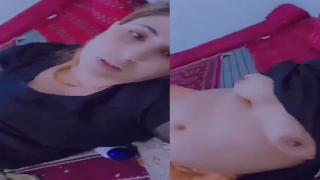 xxx hd hindi Viral sex video Pakistani girl naked show in selfie for lover