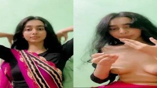 Porn desi mms of Indian girl playing with her small boobs